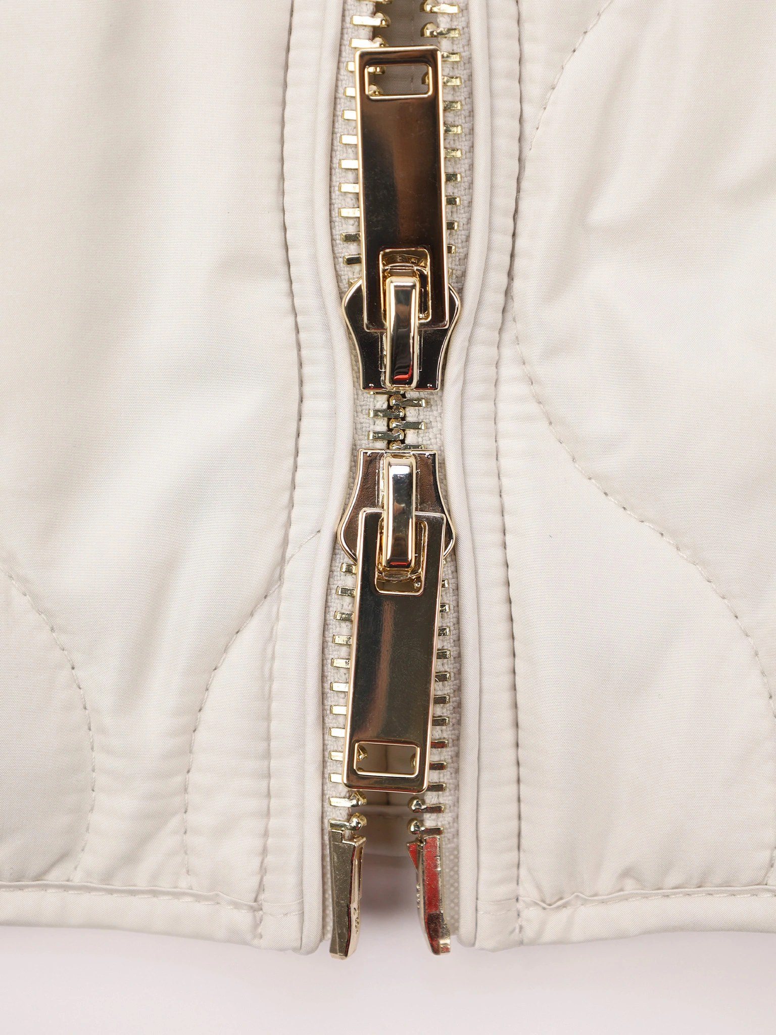 Куртка укороченная серого цвета свободного кроя